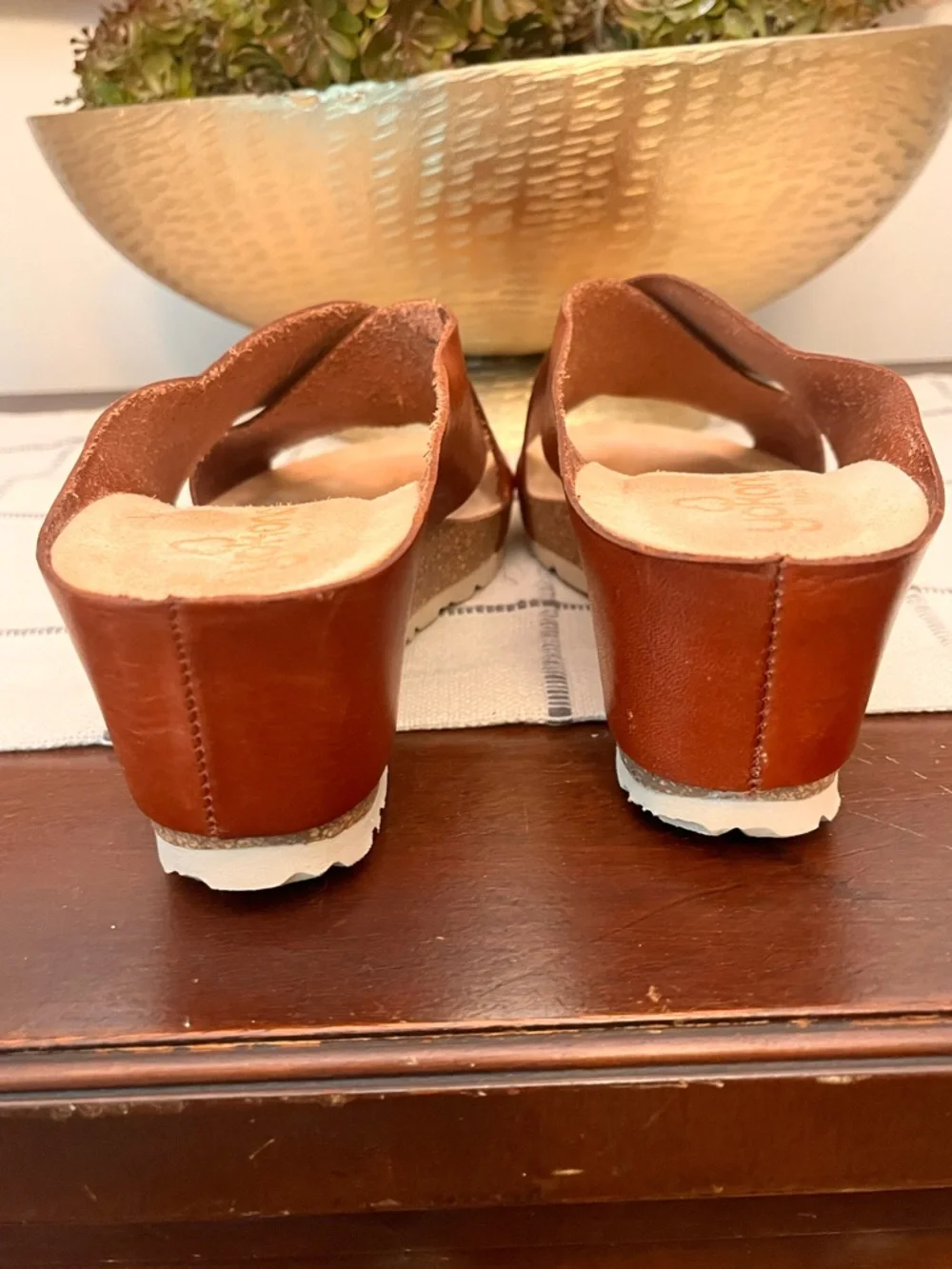 YOKONO Leather Cross-Strap Slide Sandals Size 9 EUC Cognac Color Summer Perfect